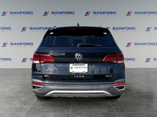 Deep Black 2022 Volkswagen Taos 1.5T SEL