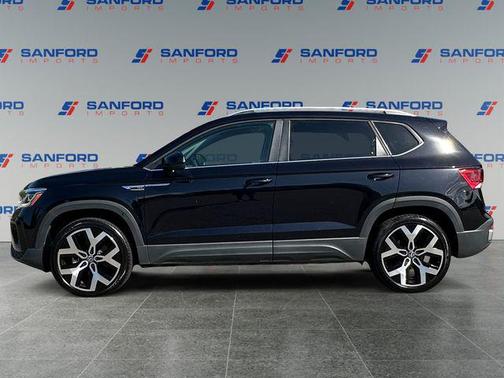 Deep Black 2022 Volkswagen Taos 1.5T SEL