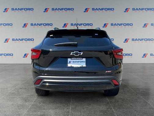 Mosaic Black Metallic 2024 Chevrolet Trax FWD 2RS