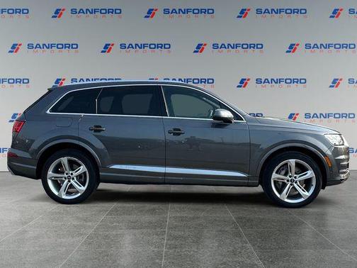 Samurai Gray Metallic 2019 Audi Q7 55 Prestige
