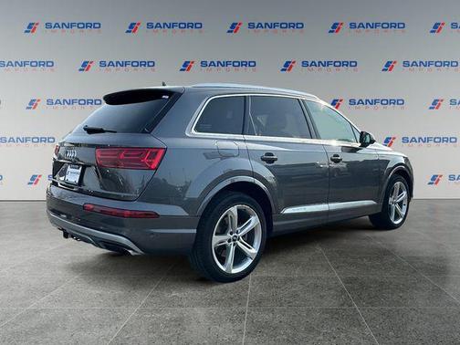 Samurai Gray Metallic 2019 Audi Q7 55 Prestige
