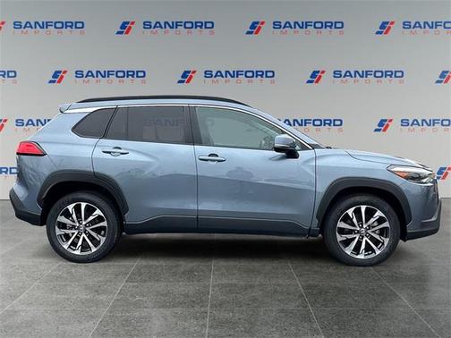 2023 Toyota Corolla Cross XLE