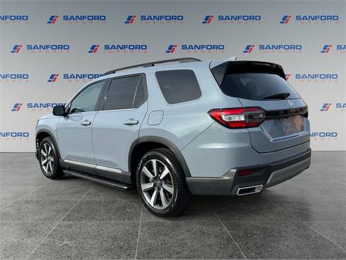 2023 Honda Pilot Touring 8-Passenger