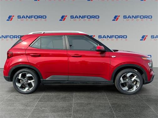2022 Hyundai VENUE SEL