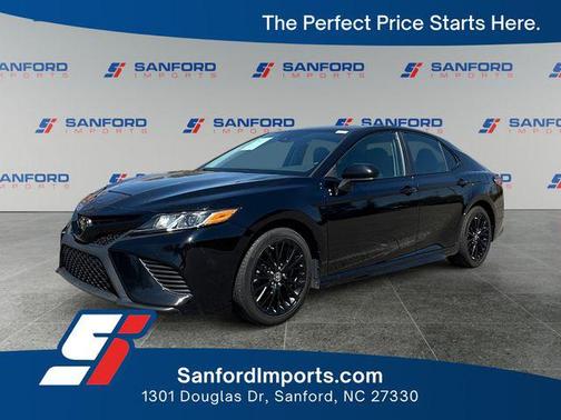 Midnight Black Metallic 2020 Toyota Camry SE