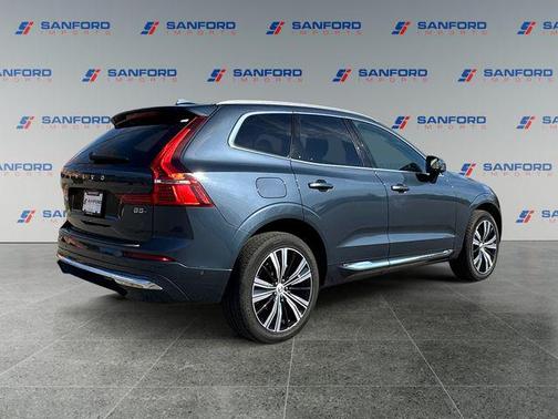2023 Volvo XC60 B5 Plus Bright Theme