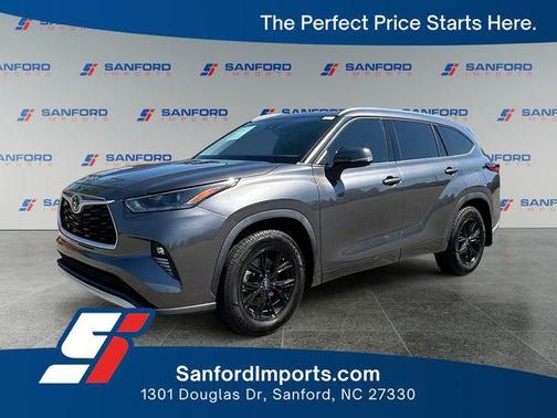 Magnetic Gray Metallic 2021 Toyota Highlander XLE