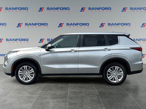 Alloy Silver Metallic 2022 Mitsubishi Outlander ES S-AWC