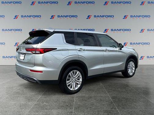 Alloy Silver Metallic 2022 Mitsubishi Outlander ES S-AWC