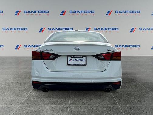 2022 Nissan Altima SR FWD
