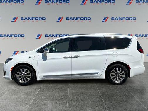 Bright White Clearcoat 2020 Chrysler Pacifica Hybrid Limited