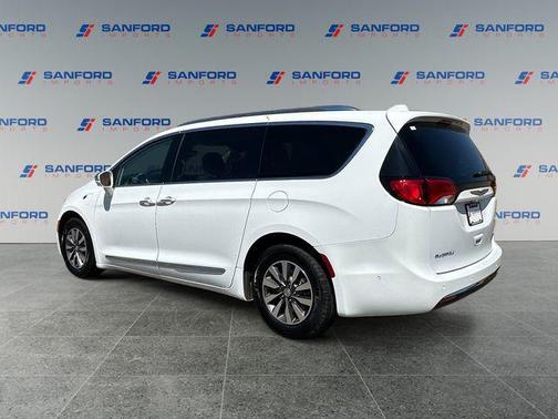 Bright White Clearcoat 2020 Chrysler Pacifica Hybrid Limited