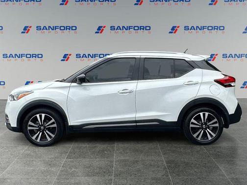 Aspen White Tricoat 2019 Nissan Kicks SR