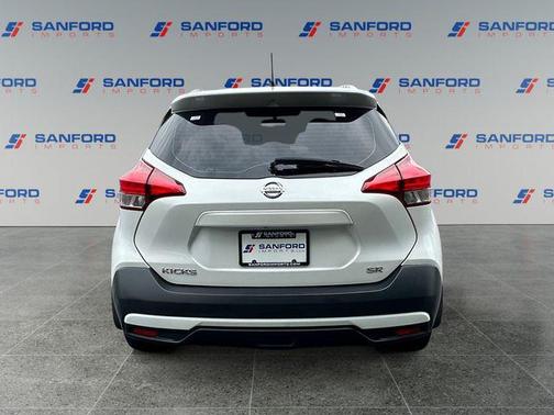 Aspen White Tricoat 2019 Nissan Kicks SR