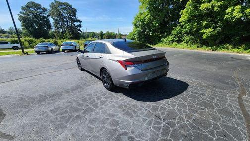 Fluid Metal 2022 Hyundai ELANTRA SEL