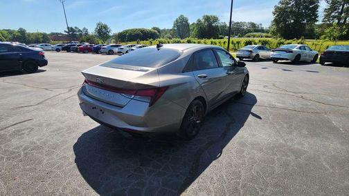 Fluid Metal 2022 Hyundai ELANTRA SEL
