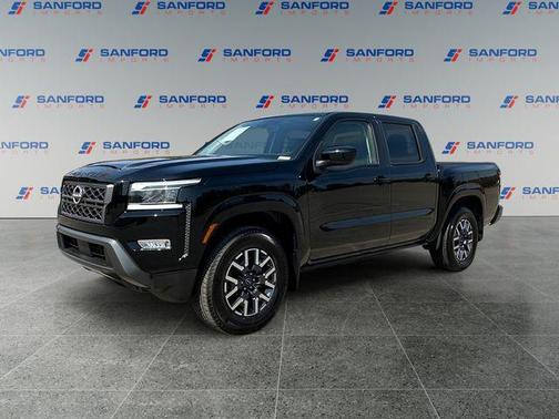 2024 Nissan Frontier SL