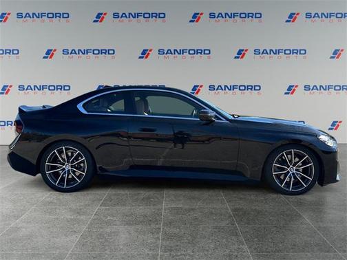 2022 BMW 230 i