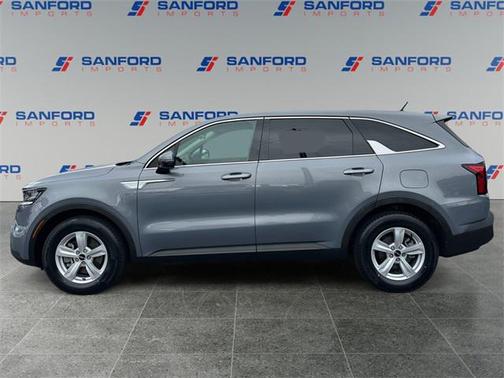 2022 Kia Sorento LX