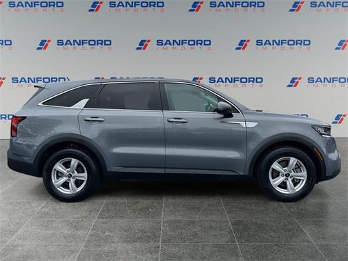 2022 Kia Sorento LX