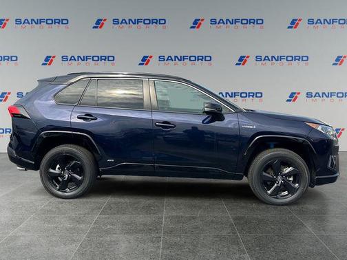 2020 Toyota RAV4 Hybrid SE