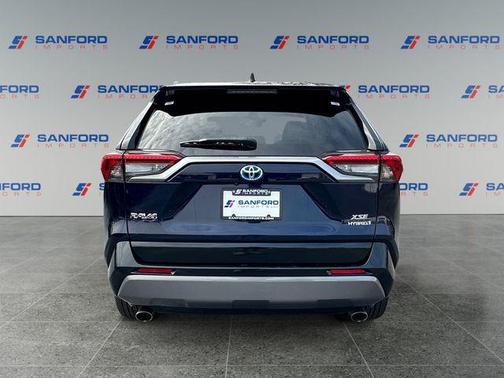 2020 Toyota RAV4 Hybrid SE