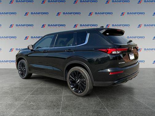 Black 2023 Mitsubishi Outlander SE Black Edition 2WD