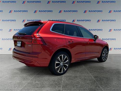 2022 Volvo XC60 B5 Momentum