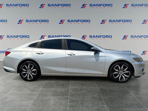 Silver Ice Metallic 2017 Chevrolet Malibu 1LT