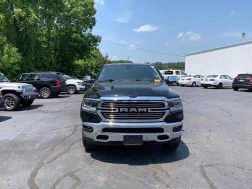 Photo 2 of 28 of 2019 RAM 1500 Laramie
