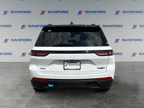 Bright White Clearcoat 2022 Jeep Grand Cherokee 4xe Trailhawk