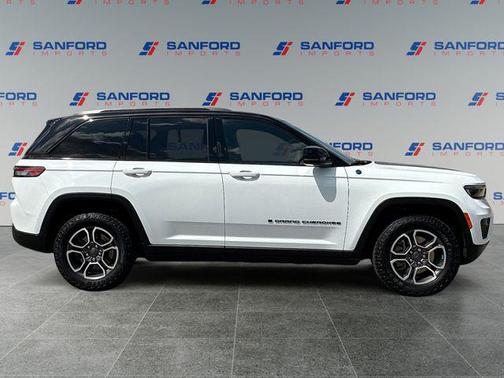 Bright White Clearcoat 2022 Jeep Grand Cherokee 4xe Trailhawk