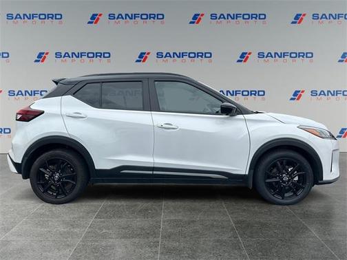 2024 Nissan Kicks SR