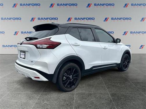2024 Nissan Kicks SR