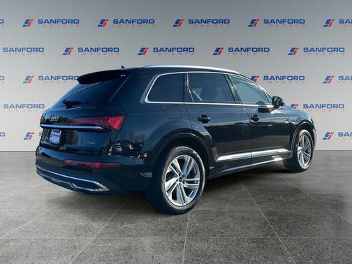 2023 Audi Q7 55 Premium Plus