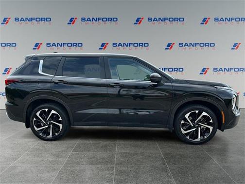 2022 Mitsubishi Outlander Black Edition 2WD