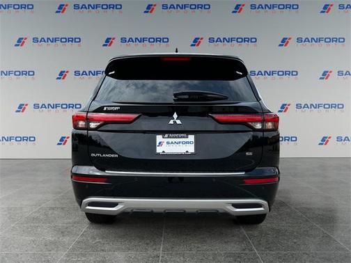 2022 Mitsubishi Outlander Black Edition 2WD