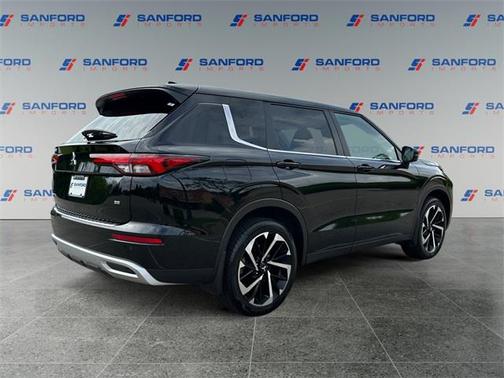 2022 Mitsubishi Outlander Black Edition 2WD