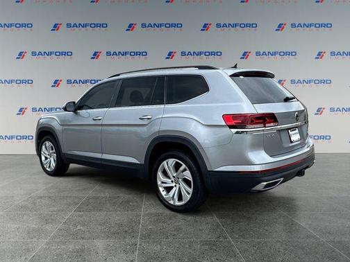 Platinum Gray Metallic 2021 Volkswagen Atlas 3.6L SE w/Technology