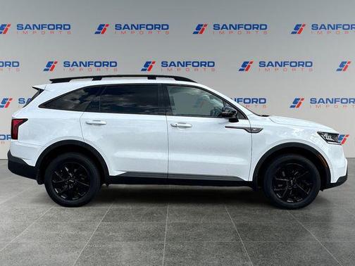 Glacial White Pearl 2022 Kia Sorento S