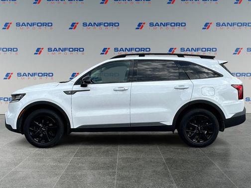 Glacial White Pearl 2022 Kia Sorento S