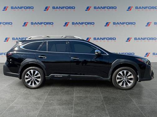 Crystal Black Silica 2024 Subaru Outback Touring XT