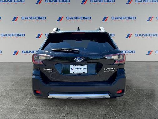 Crystal Black Silica 2024 Subaru Outback Touring XT