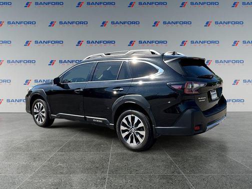 Crystal Black Silica 2024 Subaru Outback Touring XT