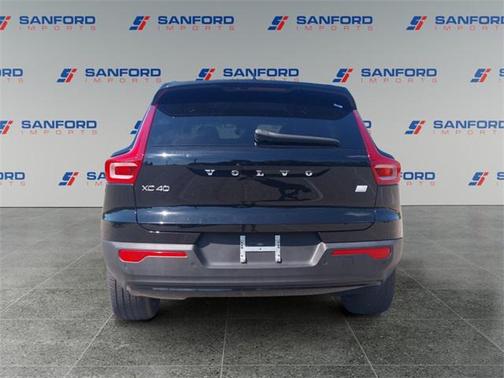 2021 Volvo XC40 Recharge Pure Electric P8