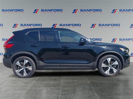 2021 Volvo XC40 Recharge Pure Electric P8