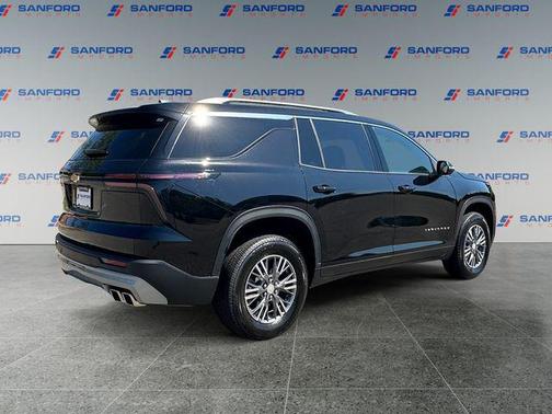 Mosaic Black Metallic 2025 Chevrolet Traverse LT