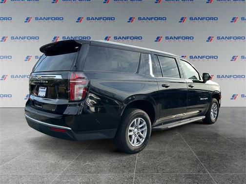 2023 Chevrolet Suburban LT