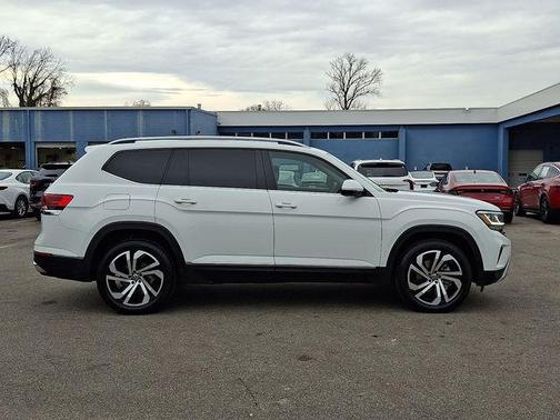 Pure White 2022 Volkswagen Atlas 3.6L SEL