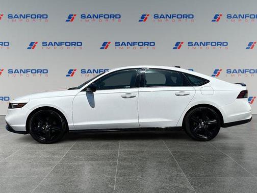 Platinum White Pearl 2024 Honda Accord Hybrid Sport-L
